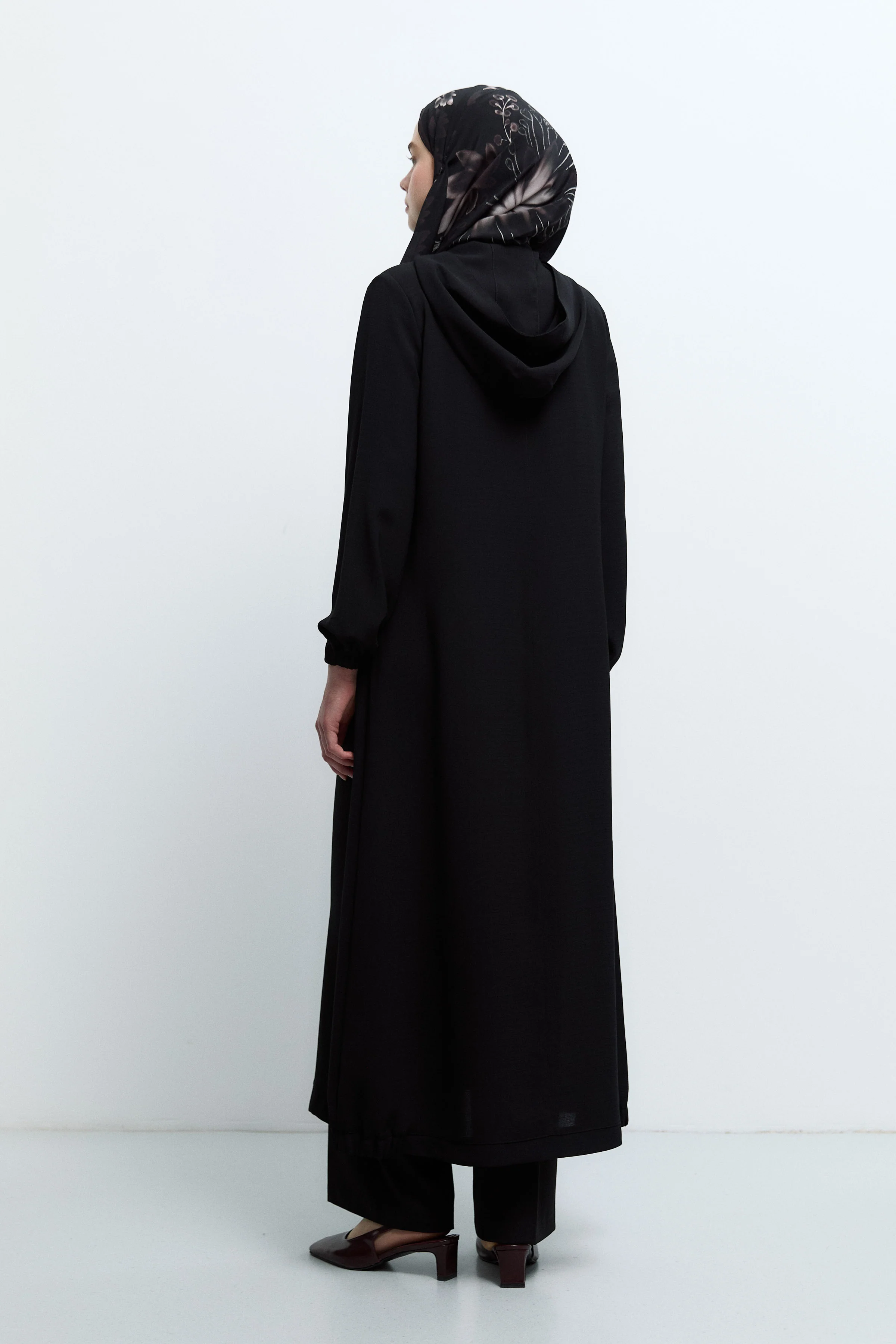 Abaya zippée avec capuche - Noir - Image 5