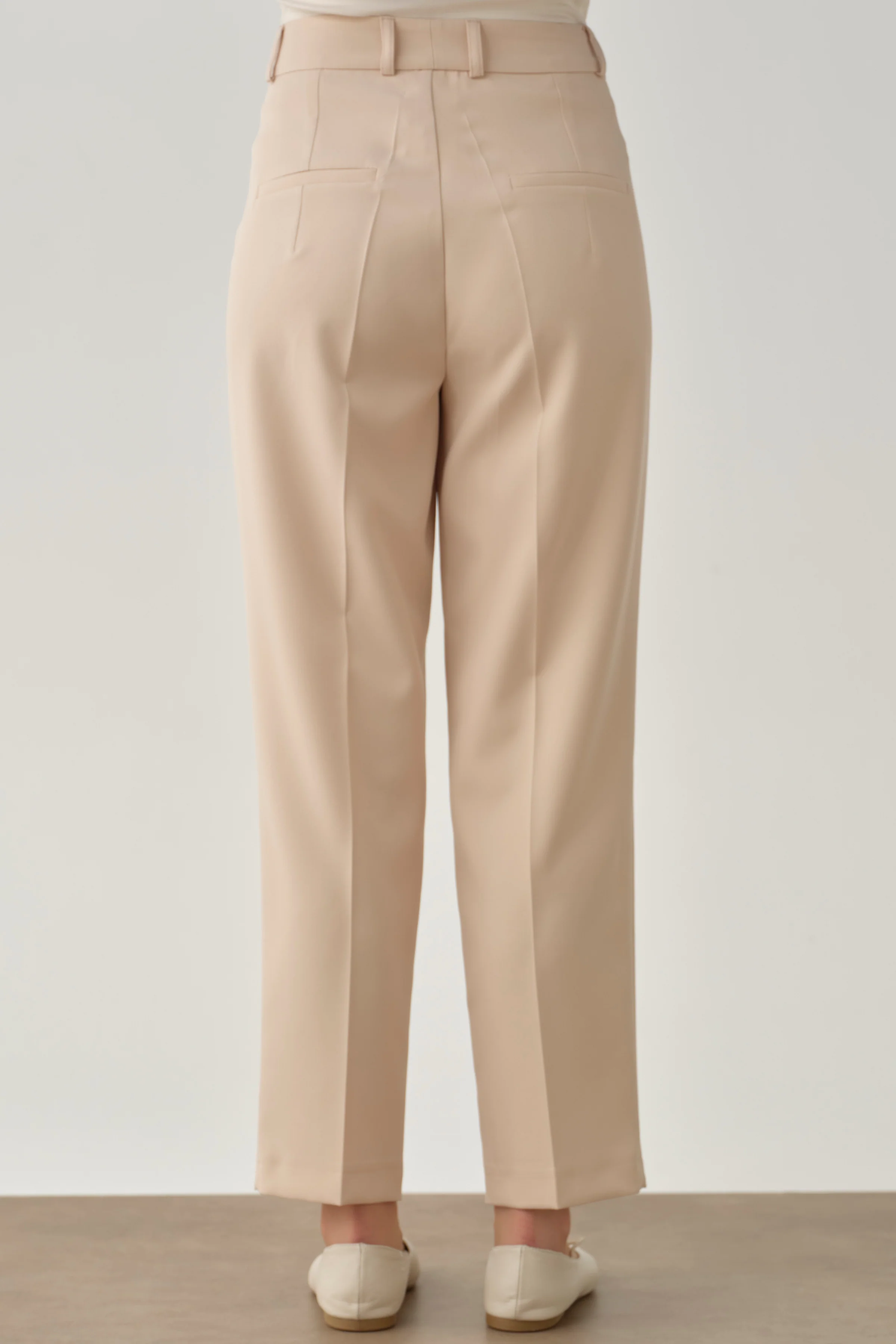 Pantalon basique à pince unique - Beige - Image 6